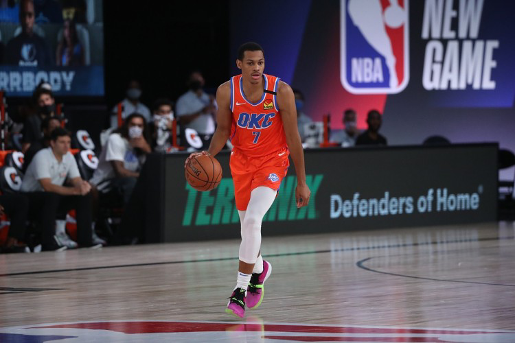 会玩雷霆昨天的首发二三号位今天打四五号位