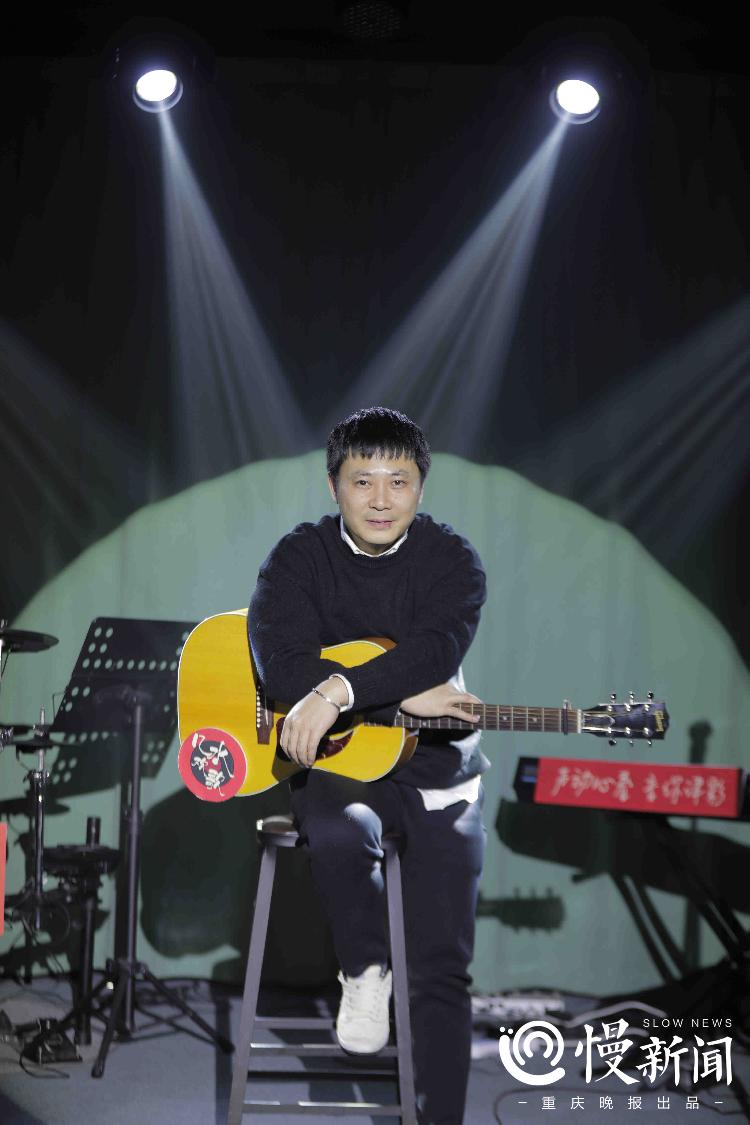 的作词作曲及原唱本人,中国新歌声重庆赛区总冠军张晏铭,也将于当晚