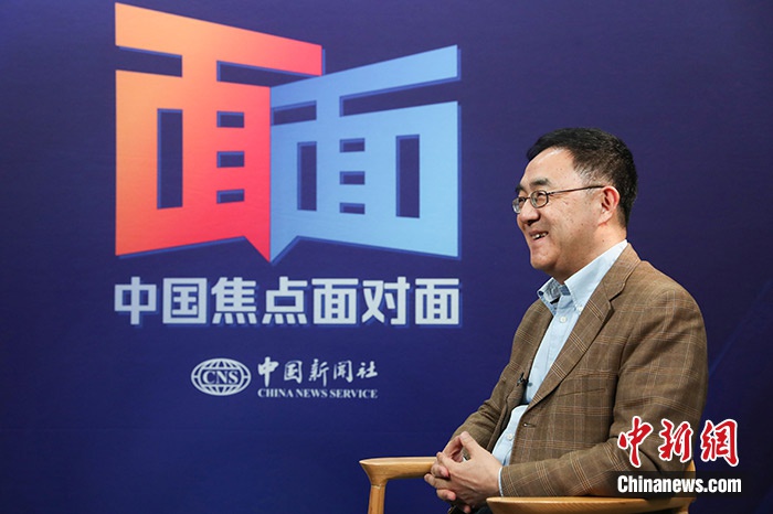 中国疾病预防控制中心研究员、世界卫生组织疫苗研发委员会顾问邵一鸣接受中新社“中国焦点面对面”专访。中新社记者 蒋启明 摄