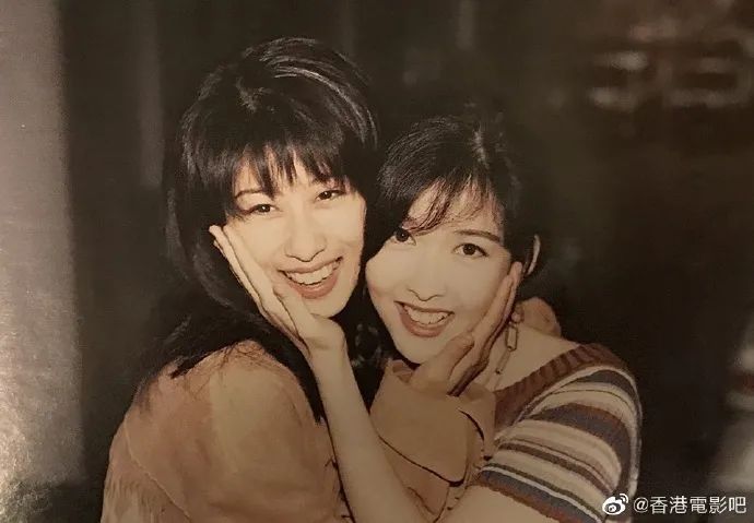 靓女周慧敏合照说句港圈甜妹不过分吧