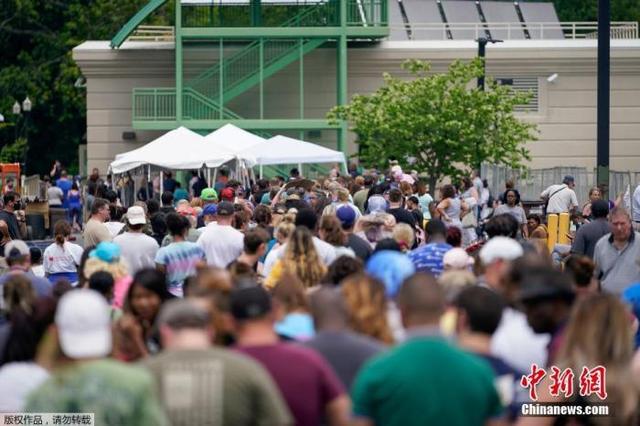 报告：提高最低时薪或致美国五年间流失140万岗位