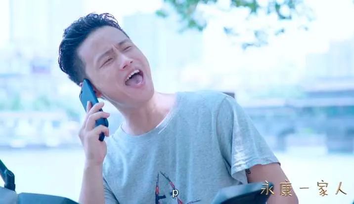 黄宇豪用自己扮演的角色李冬虫举例,剧中的李冬虫是一名涉世不久的