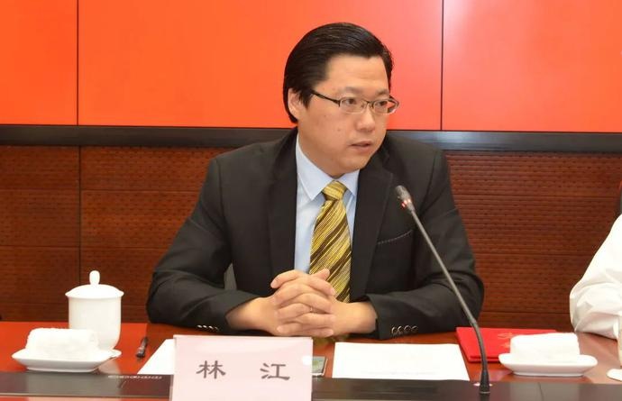 新加坡最高法院首席大法官梅达顺(sundaresh menon)介绍了新加坡法院