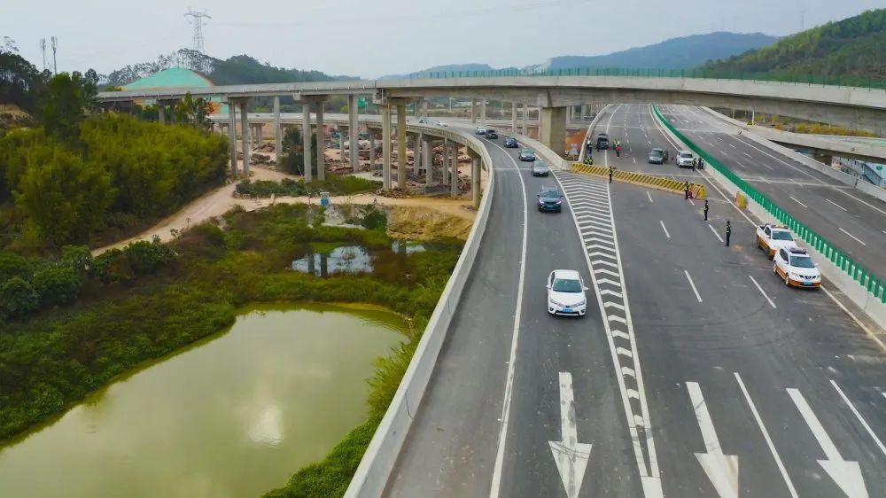 河惠莞高速迎来首个春运高峰