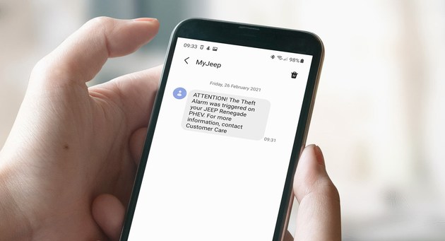 uconnect移动应用程序中选择包括短信,电话,电子邮件或简单的推送通知