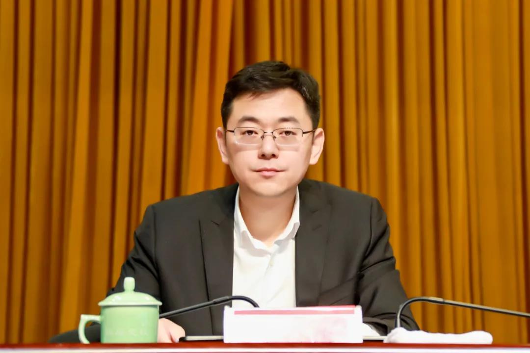 王斌达指出,党风廉政是政府的立身之本,抓落实是政府