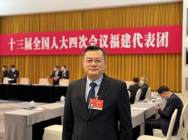 全国人大代表厦门大学校长张荣想国家之所想急国家之