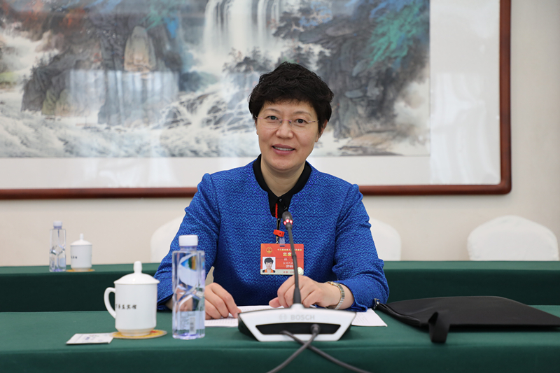 林青代表:加强港澳台同胞海外侨胞权益保护|海外侨胞