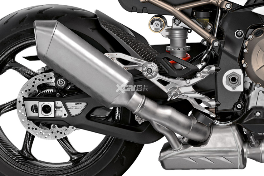 并非知名品牌brembo提供,而是与r1250系列同样采用了美国hayes品牌