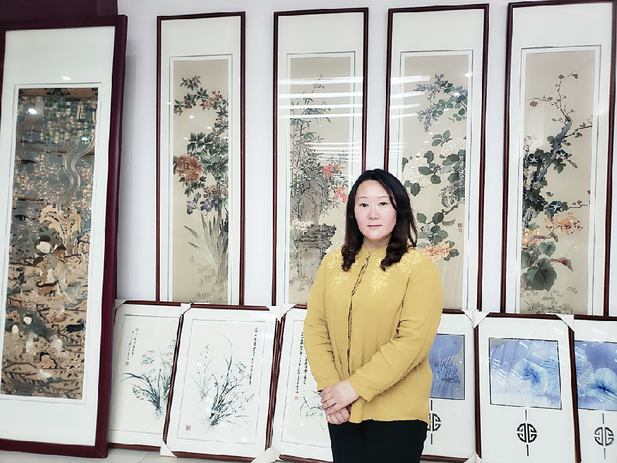 全国人大代表,河南省开封市汴绣研究所工艺师程芳(资料图)