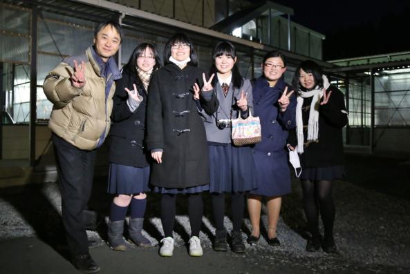 榛叶健（左一）和优子（右二）。（榛叶健供图）