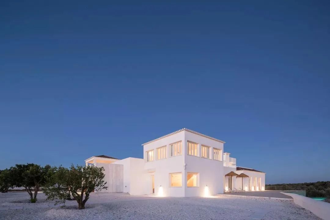 爱马仕主管开的民宿,果然极简才最高级!