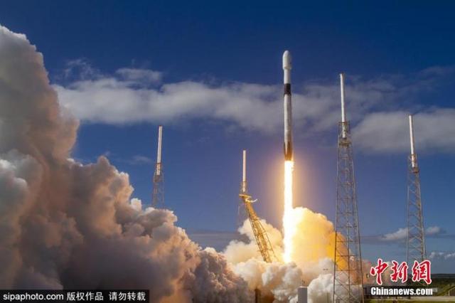 SpaceX“猎鹰9”号火箭再升空 运送新一组“星链”卫星