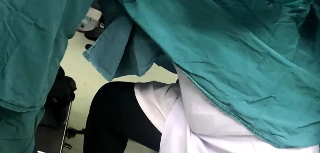 孕妇脐带脱垂！产科医生托举14分钟和“死神”赛跑保平安休闲区蓝鸢梦想 - Www.slyday.coM