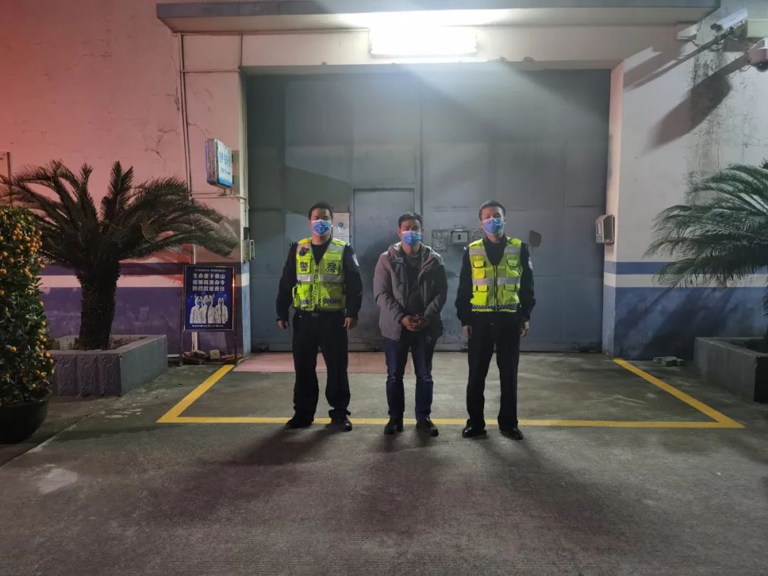 愤怒！广西6岁男孩遭车碾压，肇事司机帮他穿鞋后竟然......休闲区蓝鸢梦想 - Www.slyday.coM