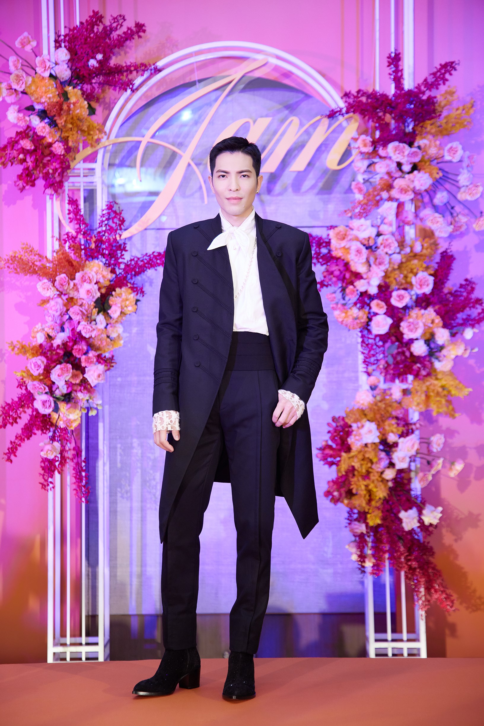 金曲歌王萧敬腾今盛大与华纳音乐携手宣布四度续约