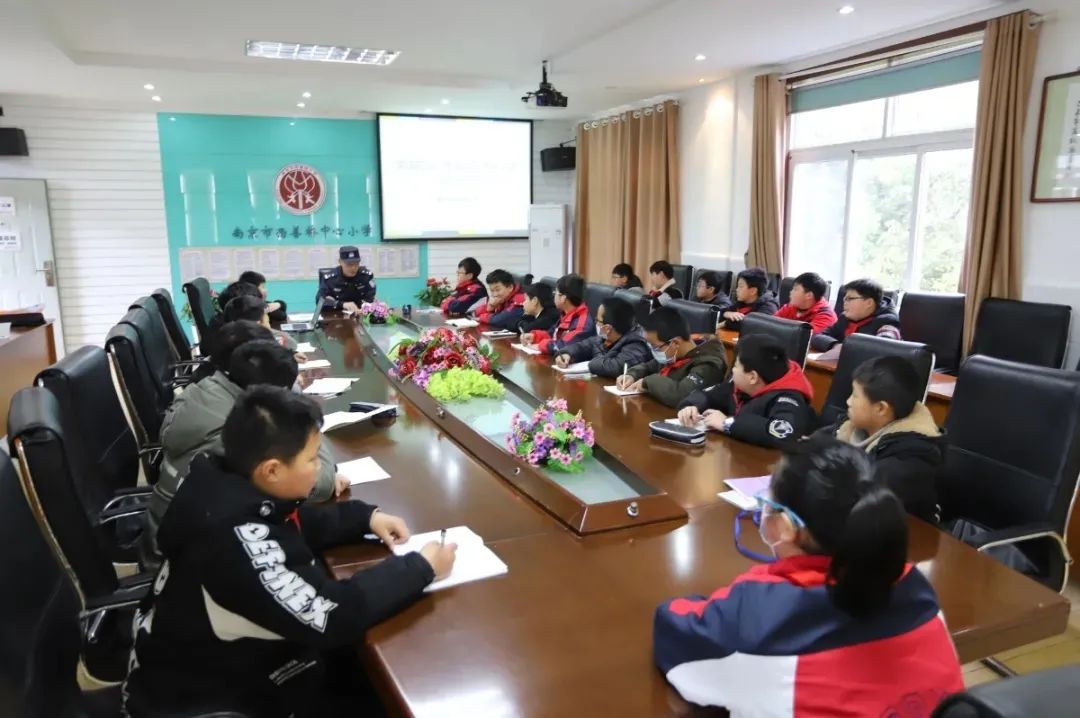 【校园新闻】拒绝校园霸凌 西善桥中心小学开展法制讲座