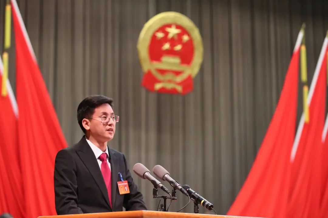 王波当选德清县人民政府县长