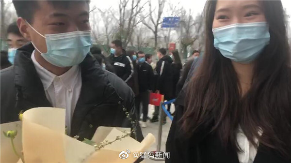 “1314”，一生一世！郑州新人凌晨在民政局门口排队领证