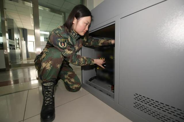 获评全国巾帼文明岗67这个女兵排不简单