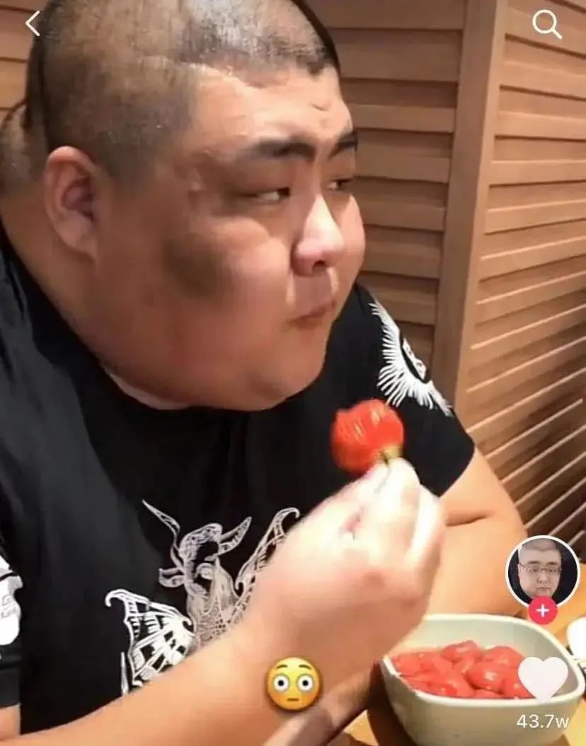 恐怖的网络吃播:泡泡龙29岁去世,19岁网红脑溢血身亡!