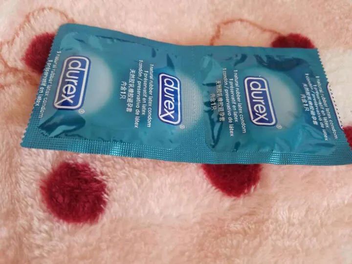 杜蕾斯联手沃尔沃广告创意绝了