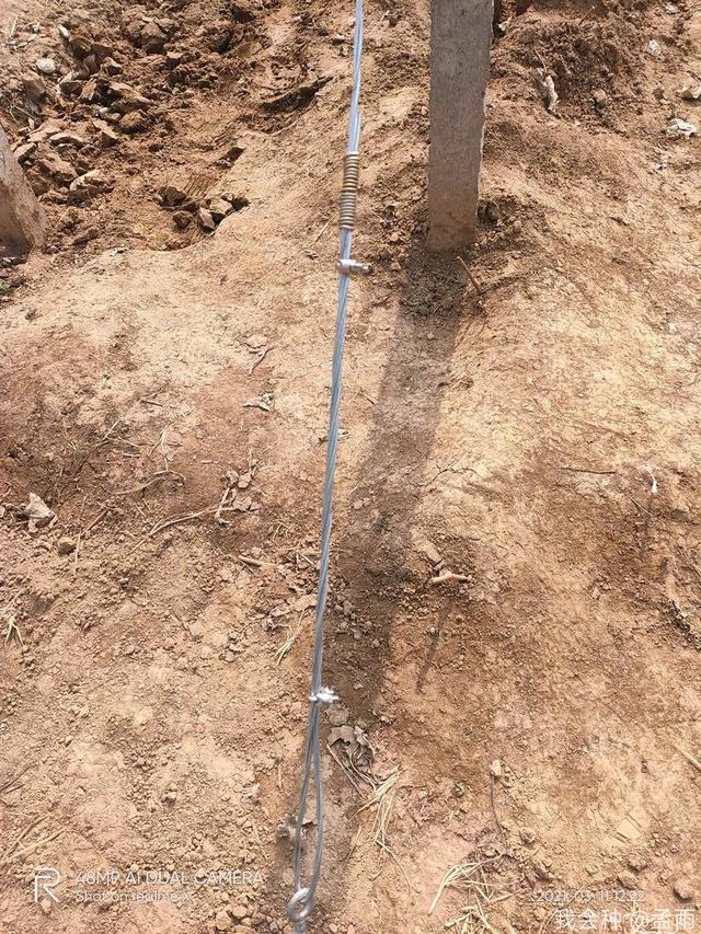 做地锚拉线,准备做棚架