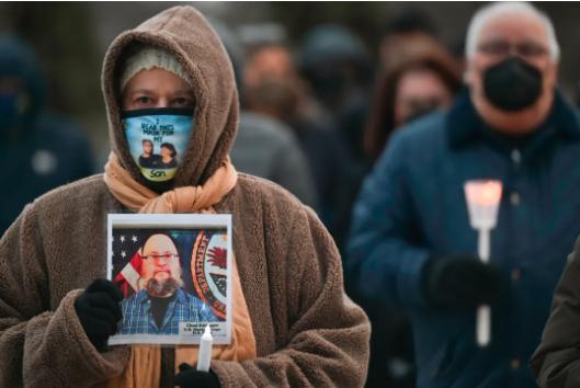 这组最新数据说明美国疫情防控为何难上加难