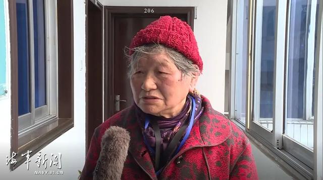 帅气！三个连贯动作，这名水兵救下7旬老人休闲区蓝鸢梦想 - Www.slyday.coM