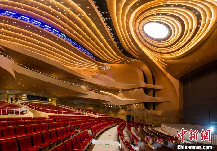 扬州运河大剧院四大演出厅，唱响运河文化“四季歌”。扬州运河文化投资集团供图 摄