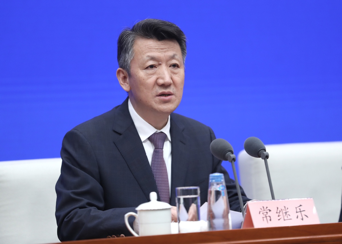 (中国日报记者 邹红 摄)3月15日,国家药监局药品监管司司长袁林介绍有