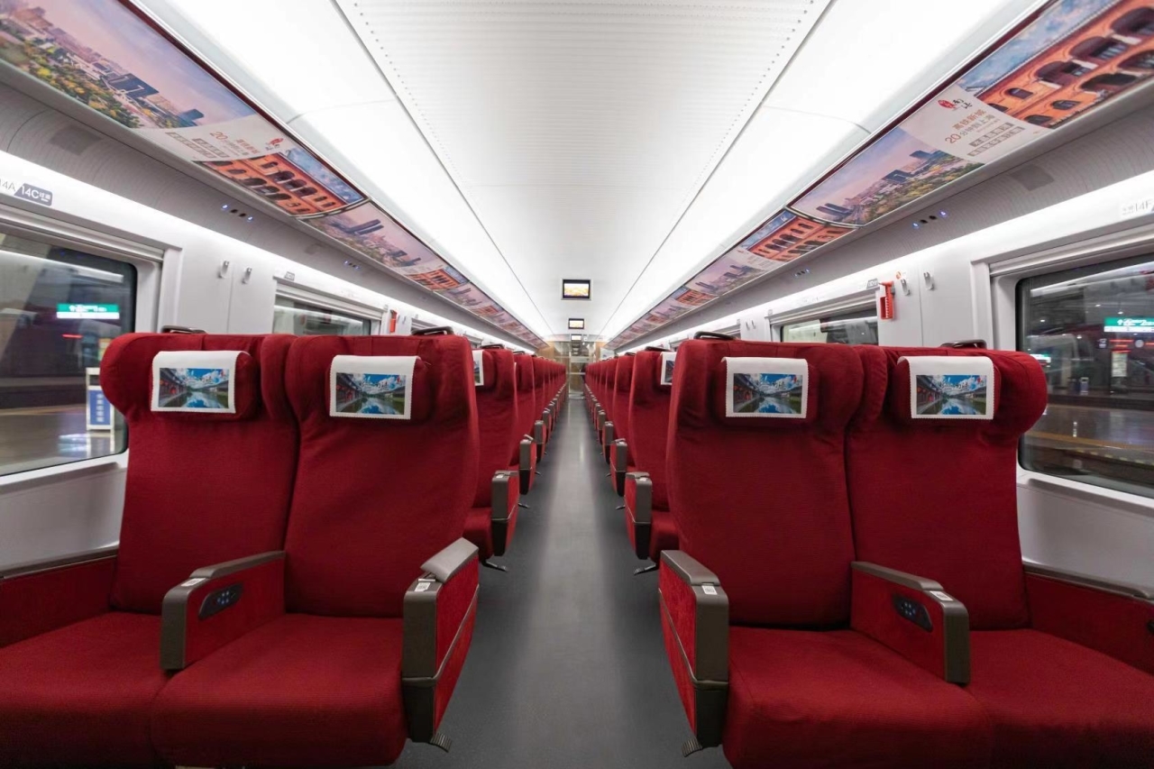 水晶晶南浔冠名的g34次列车再出发