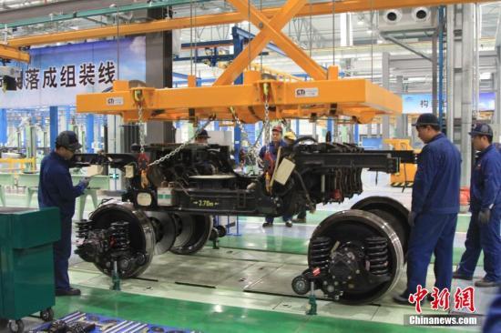 人社部：鼓励企业对技能人才实行年薪制 探索中长期激励