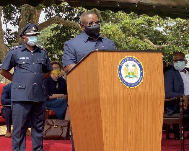 塞拉利昂举行新冠疫苗接种启动仪式，感谢中国慷慨提供的疫苗休闲区蓝鸢梦想 - Www.slyday.coM