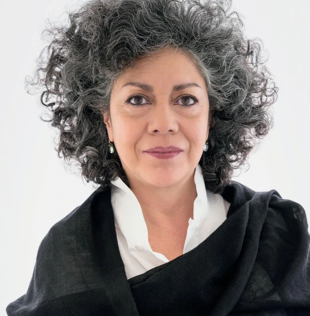 rr · art | 艺国她香