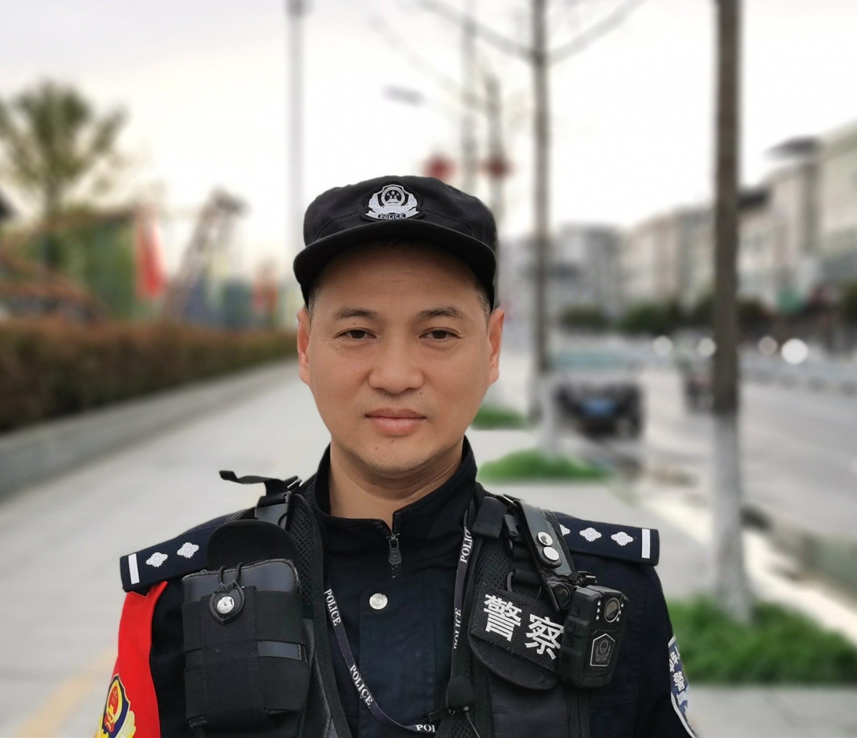通城县公安局巡逻警察大队贺俊:胡同学遇事不慌,乐于助人的优良品质