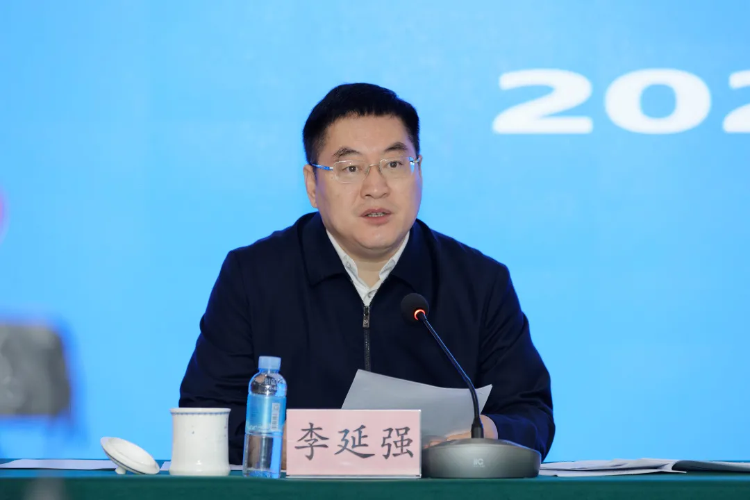 广西防城港市委书记李延强调任北部湾港集团党委书记