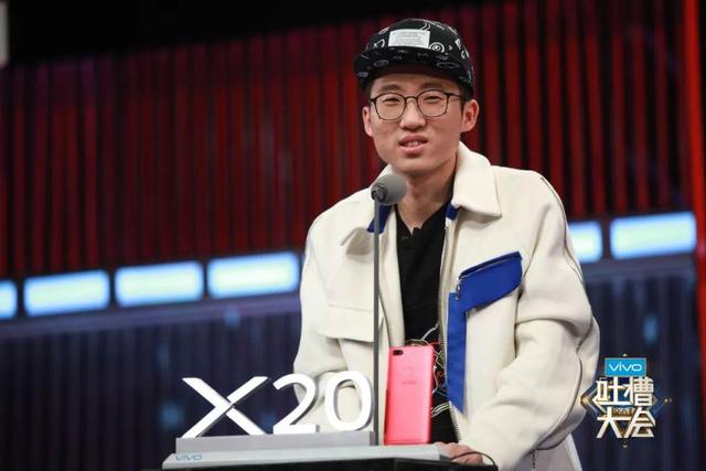 与笑果文化高调解约后如今的池子享受在酒吧小范围表演脱口秀