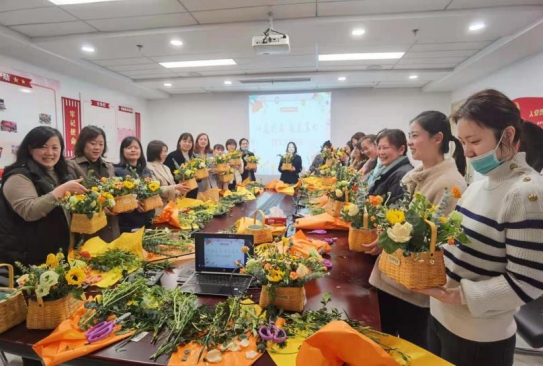 邮储银行张家港市支行开展插花艺术课堂活动|邮储银行|支行|插花_新浪