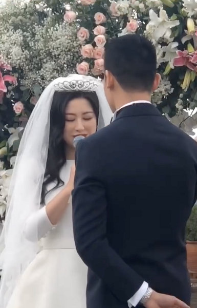 朱珠婚礼誓词真挚感人:有更多勇气面对无常人生