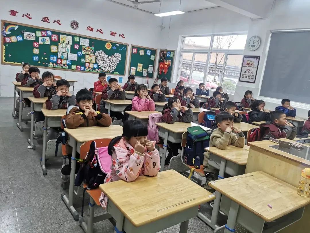 校园新闻爱眼护眼绽放睛彩西善桥中心小学开展防近视活动