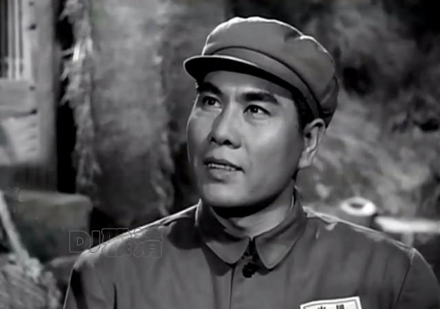 八一厂男星李炎,曾因不好看而自卑,后却成了银幕"高干专业户"