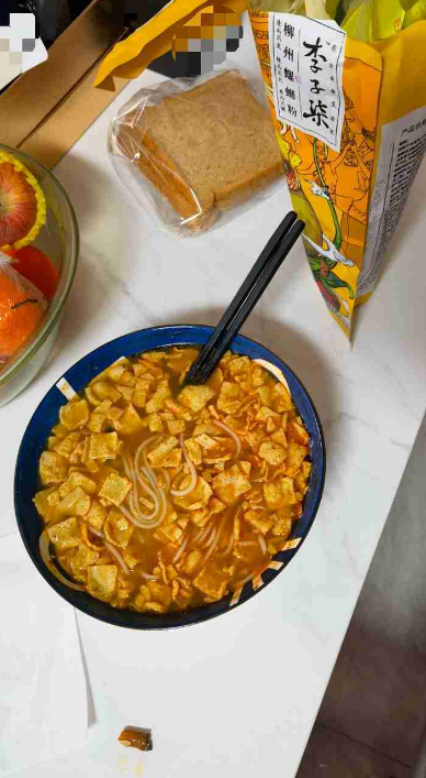 网红品牌李子柒旗下产品被指吃出烟头 旗下品牌食品多次出现异物