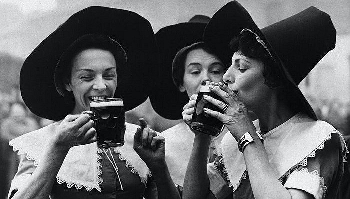一度由女性主导的啤酒业是如何被女巫指控中断的？