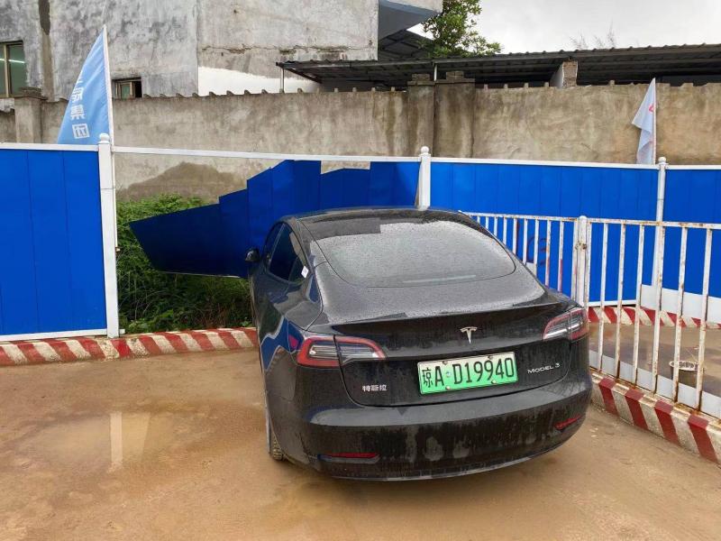 15楼财经海南特斯拉刹车失灵事件突然和解女车主回应真没收封口费