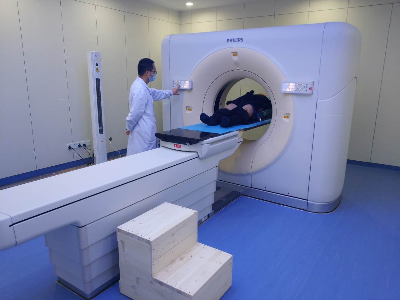 图像质量,定位精度更胜一筹|定位机|放疗|定位精度_新浪新闻