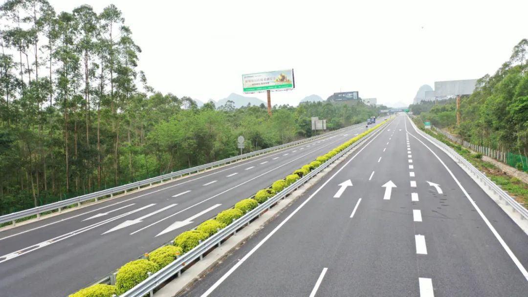 提前288天通车！今天起，兴六高速公路全面恢复双向正常通行休闲区蓝鸢梦想 - Www.slyday.coM