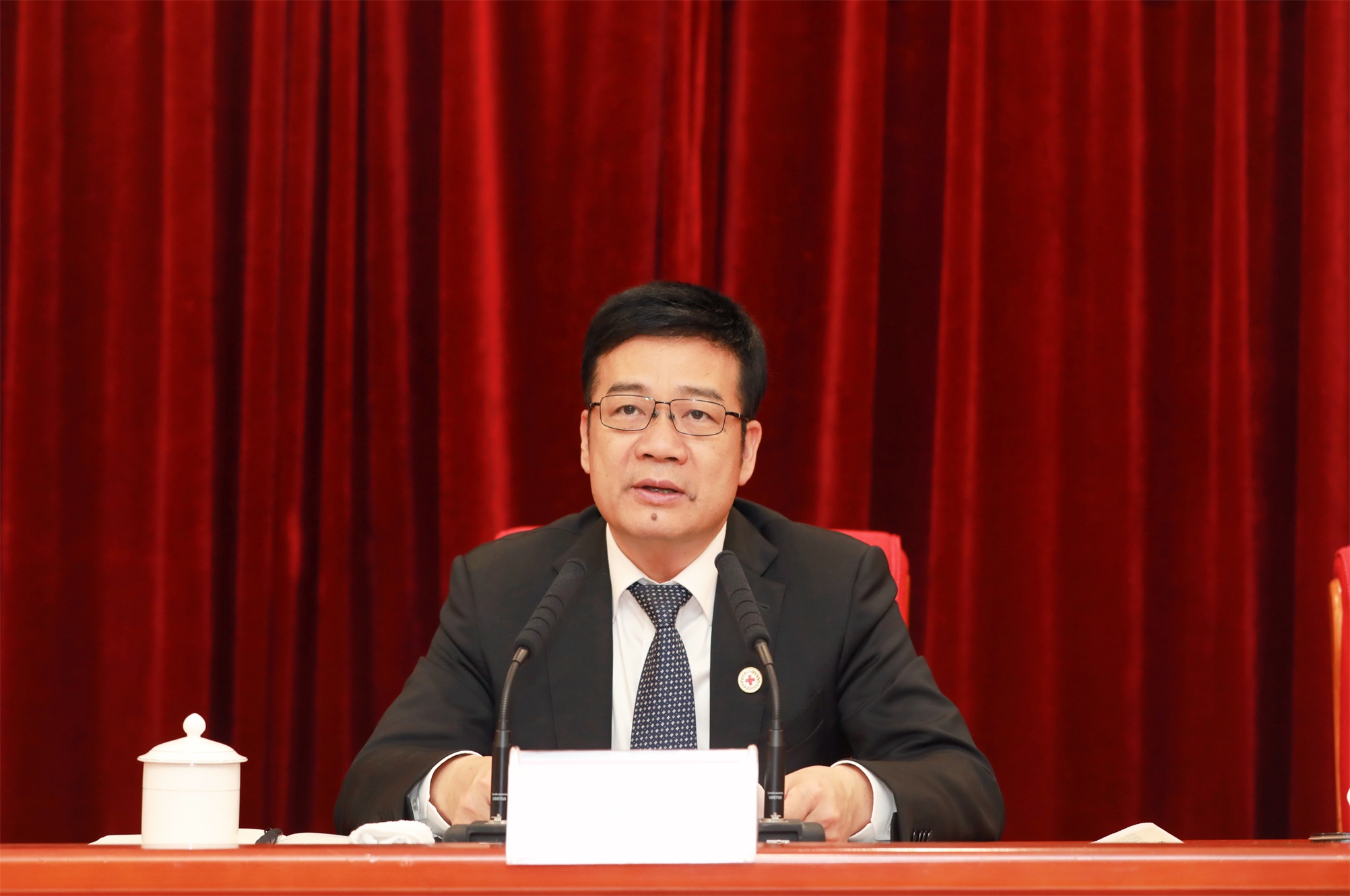 周一富强调,要聚焦主责主业提质效,坚持以人为本惠民生,融入区域治理