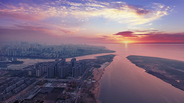 夕阳西下，三江汇合。图片来源：界面海南