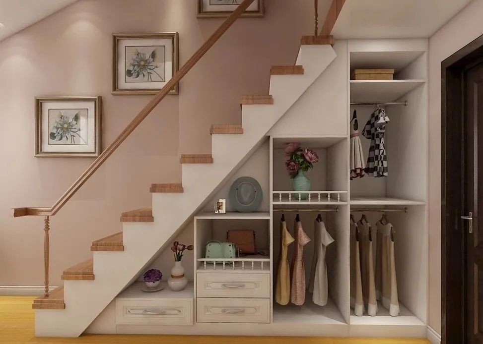 品艺装饰小知识丨跃层复式如何选择合适的楼梯